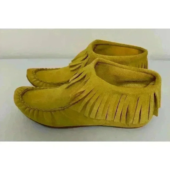 Bettye Muller Yellow Fringe Moccasin Bootie Size 7 1/2 Soft Leather Suede - Picture 10 of 13